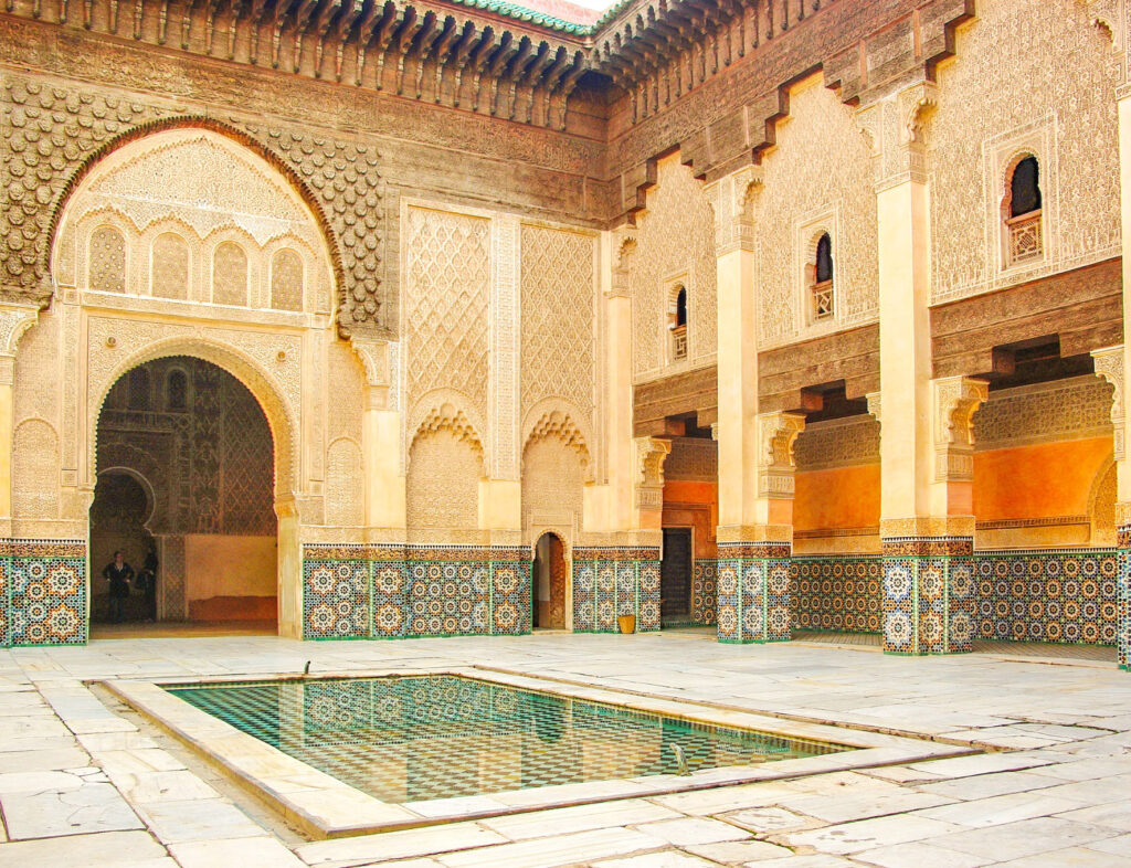 la Medersa Ben Youssef dans la médina de Marrakech