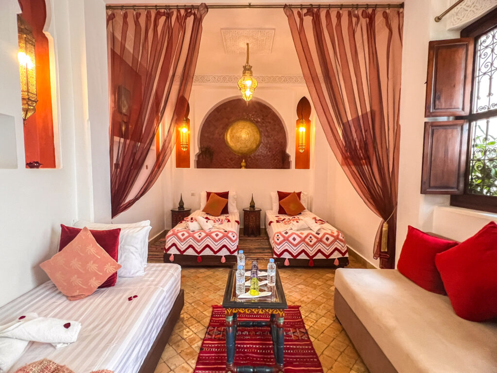 chambre triple à Marrakech proche place